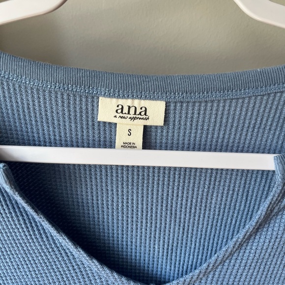 Blue waffle knit long sleeve top! Size small! - Picture 2 of 2